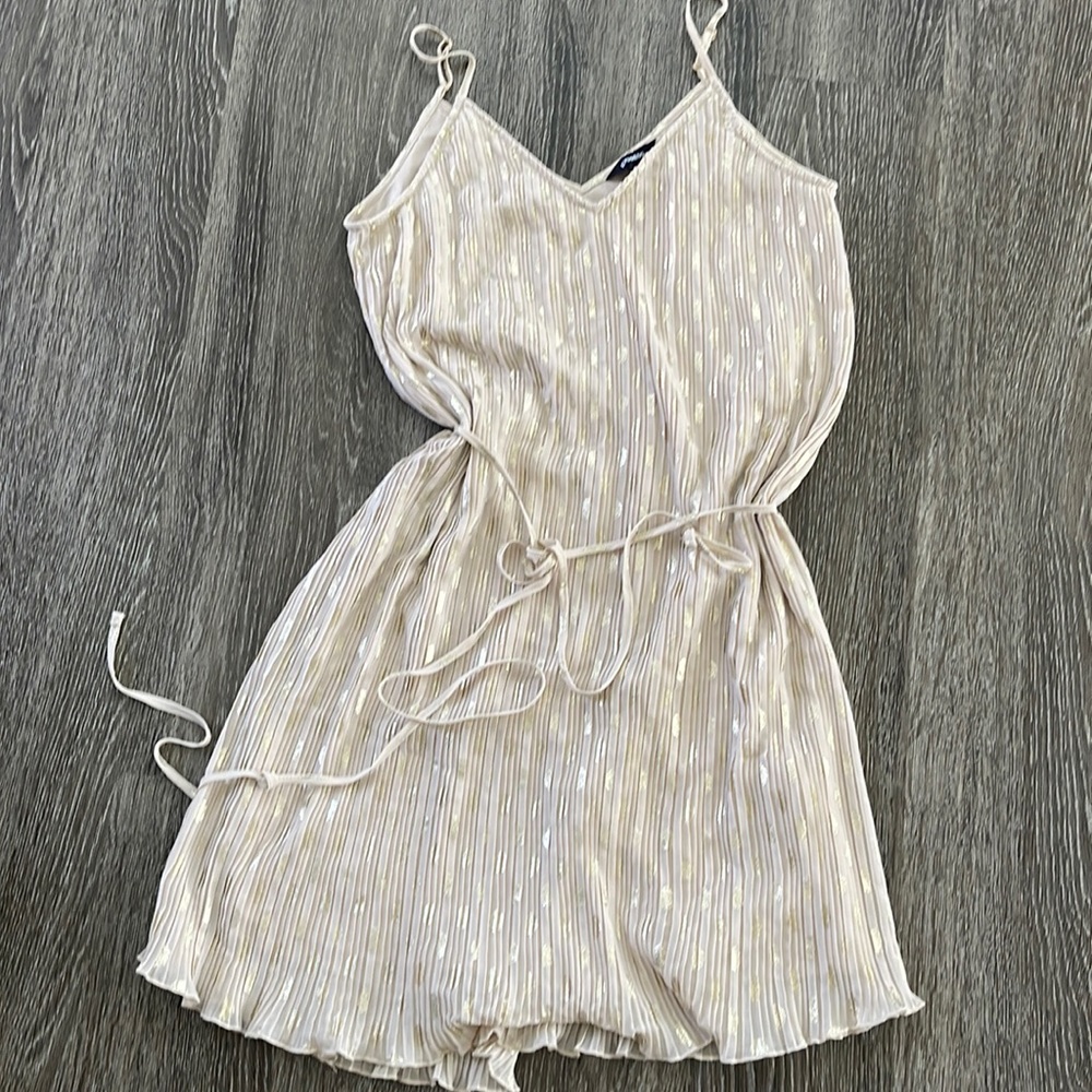 EXPRESS DRESS! - Picture 2 of 3